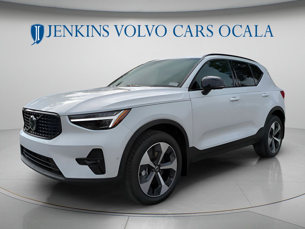 2026 Volvo XC40 Plus - Photo 8