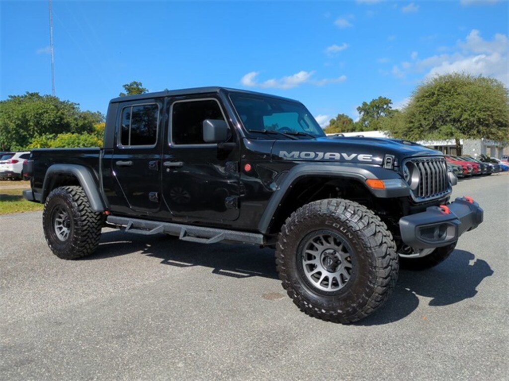 Used 2024 Jeep Gladiator Mojave Truck