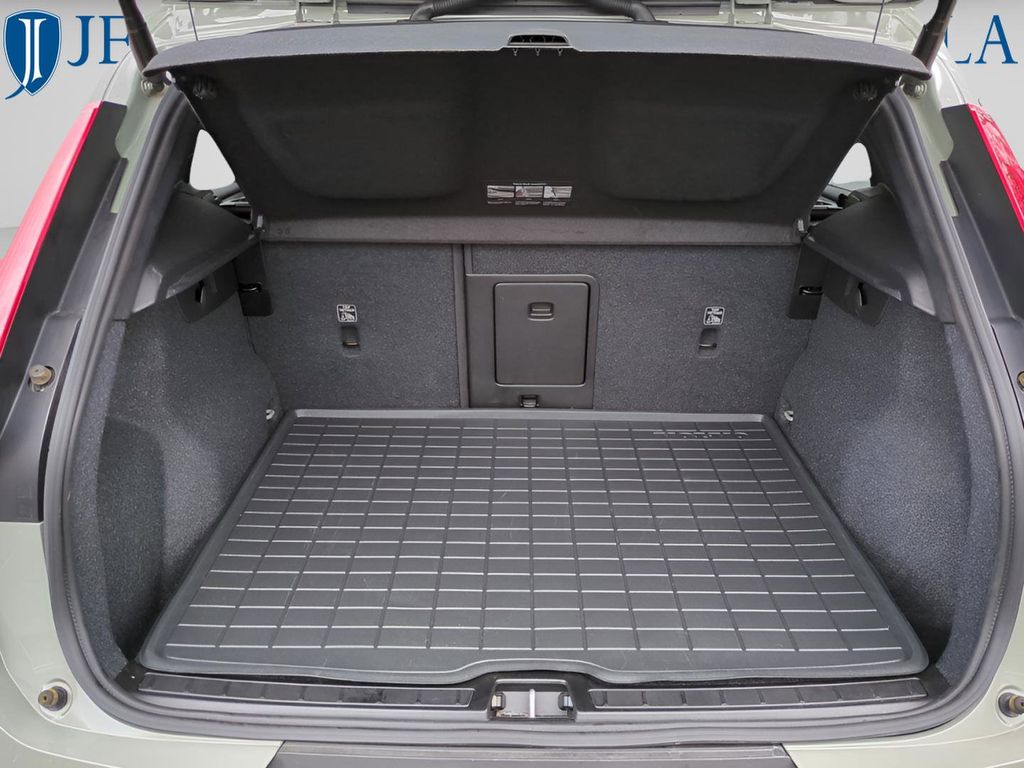 2024 Volvo XC40 Core - Photo 10