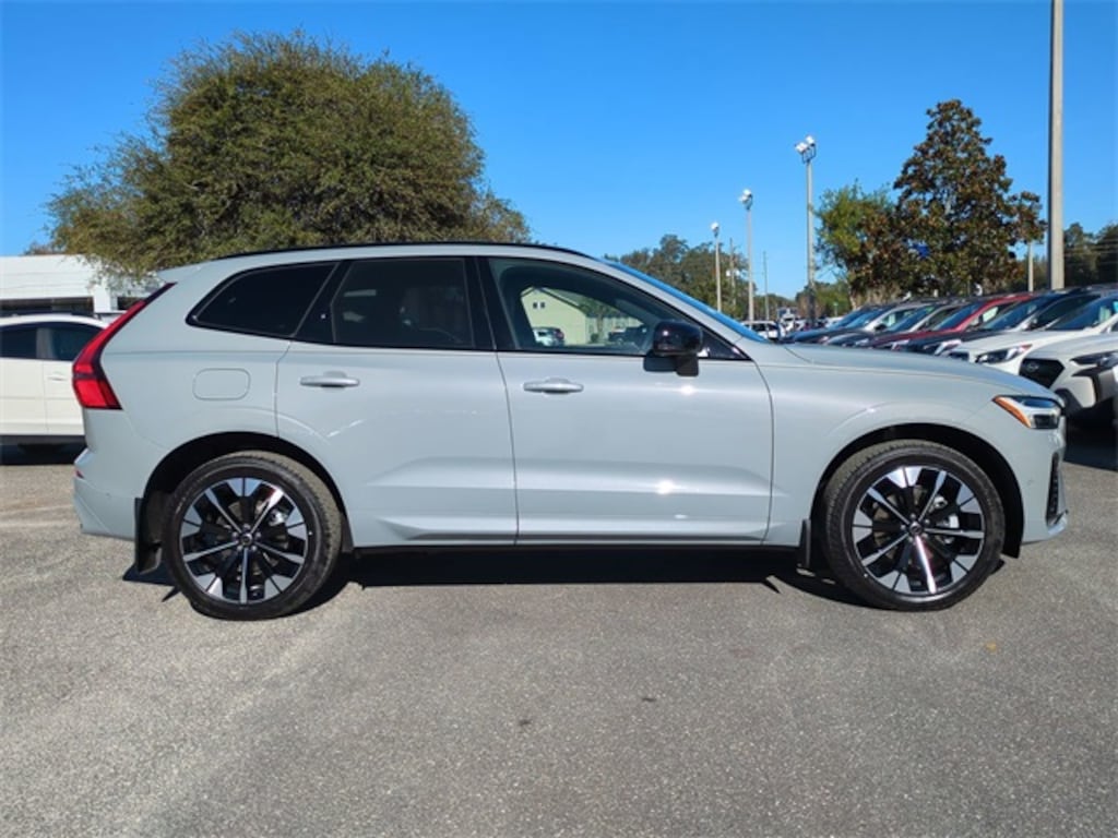 New 2026 Volvo XC60 B5 Plus SUV