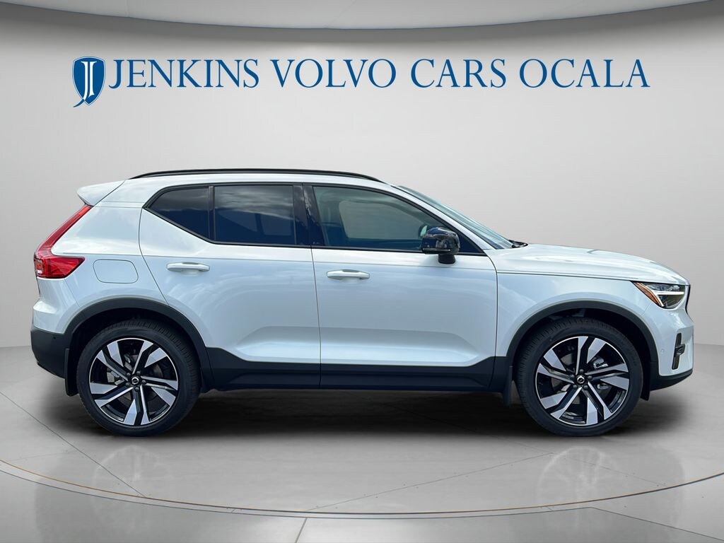 New 2026 Volvo XC40 B5 Plus SUV