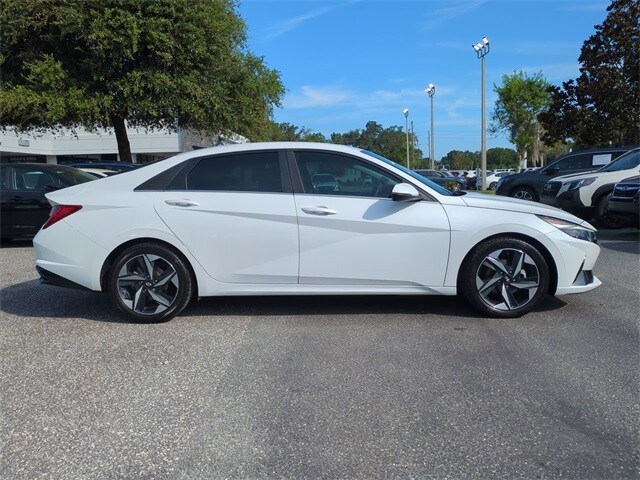 2021 Hyundai Elantra Limited photo 3