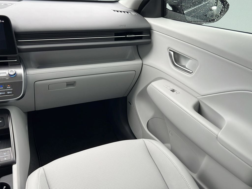 2026 Hyundai Kona Limited - Photo 13