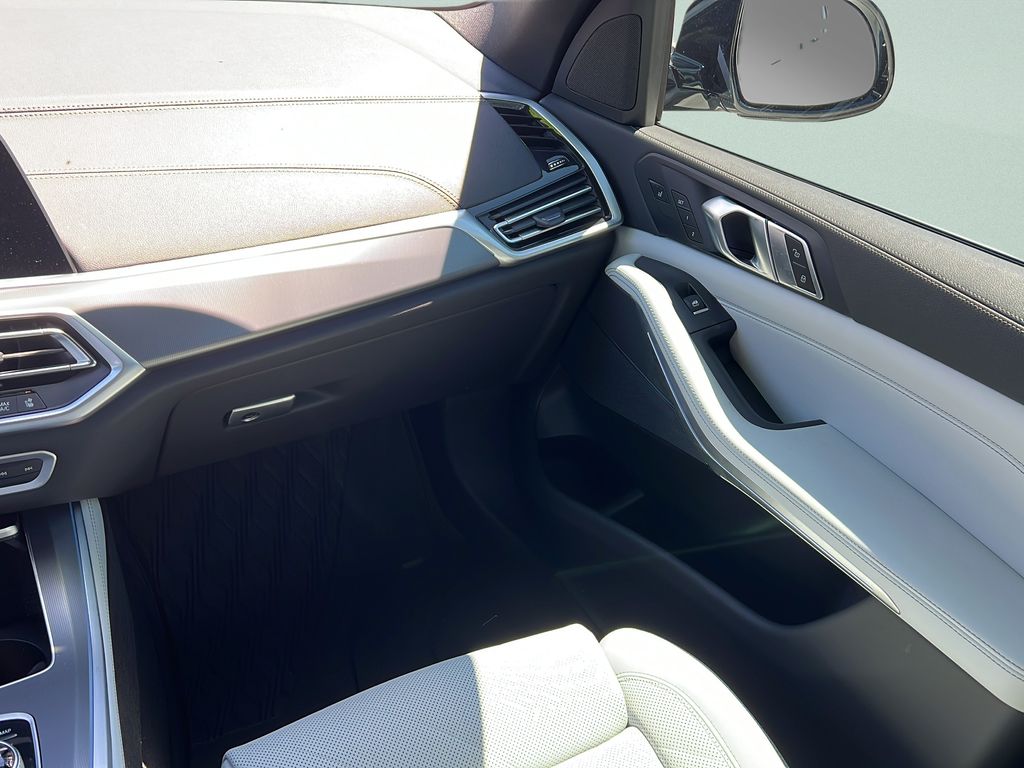 2023 BMW X5 45e - Photo 16