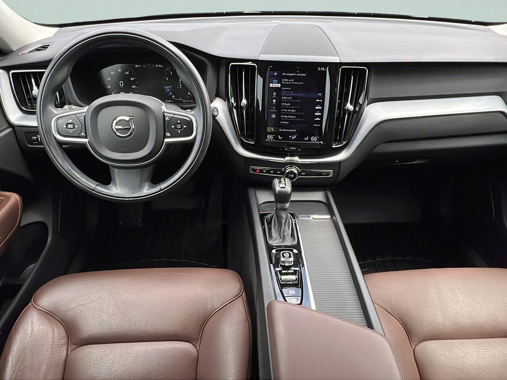 2020 Volvo XC60 Momentum - Photo 11