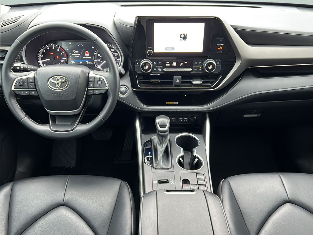 2023 Toyota Highlander XLE - Photo 11