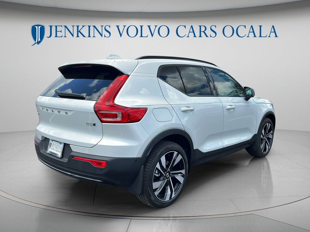 New 2026 Volvo XC40 B5 Plus SUV