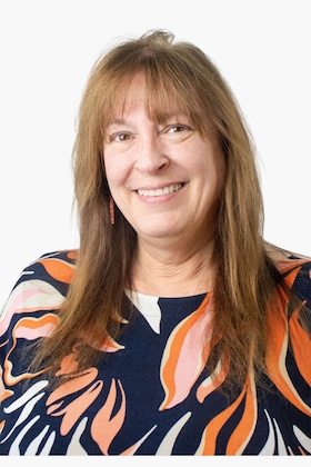 Staff member Glenda Edwards from ID_5fd5502fde67