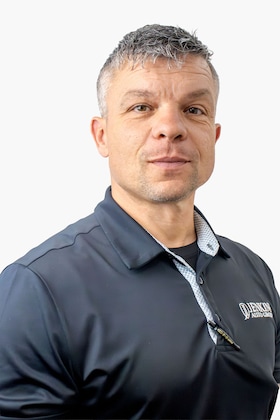 Staff member Darren Warner from ID_486e690a7009