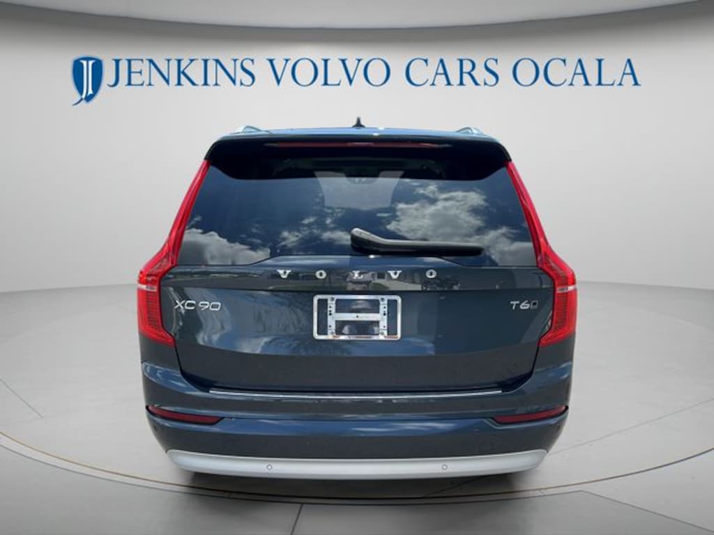 Used 2022 Volvo XC90 T6 Momentum SUV