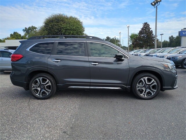 2024 Subaru Ascent Touring photo 3