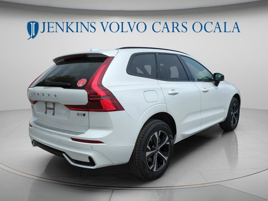 New 2026 Volvo XC60 B5 Core SUV