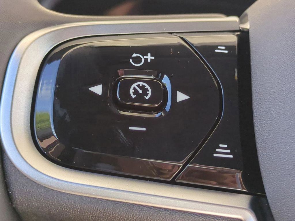 2026 Volvo XC90 Plus - Photo 22