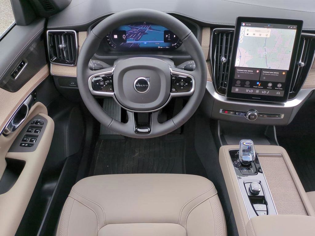 2026 Volvo XC90 Plus - Photo 12