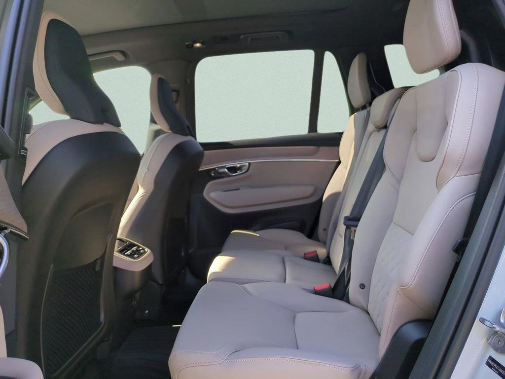 2026 Volvo XC90 Plus - Photo 12