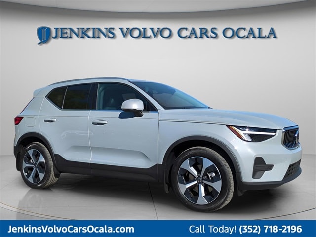 2025 Volvo XC40 Core