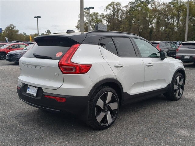2024 Volvo XC40 Recharge Twin Ultimate photo 4