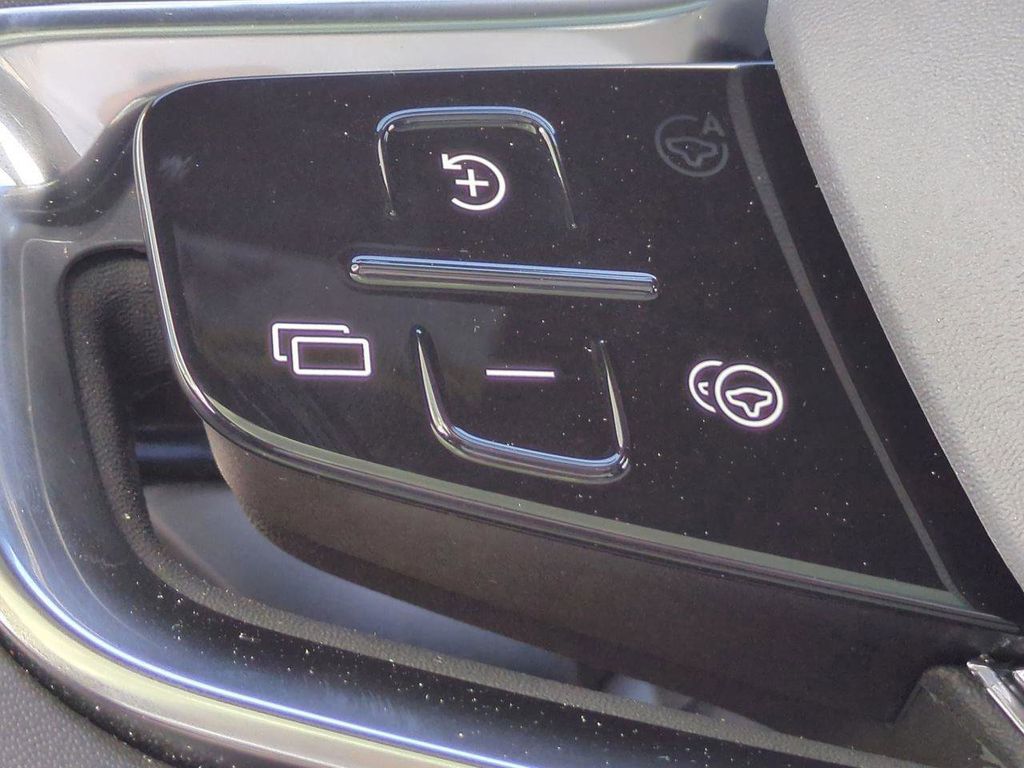 2025 Volvo EX90 Ultra - Photo 24