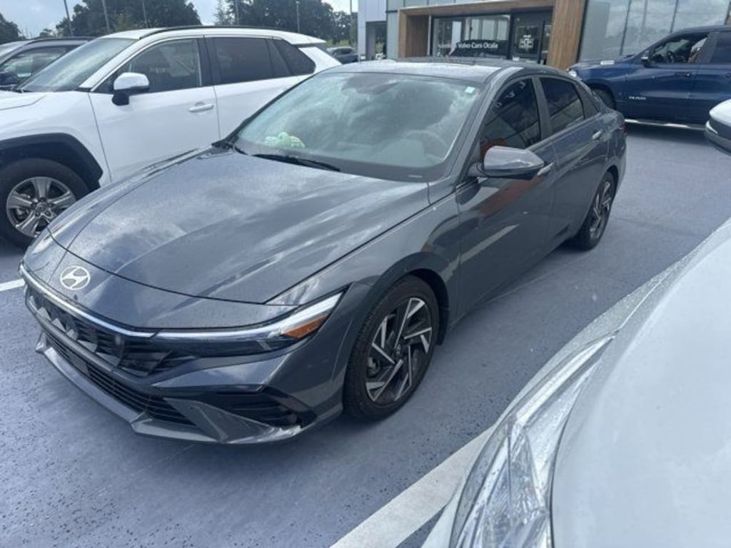Used 2024 Hyundai Elantra Limited Sedan