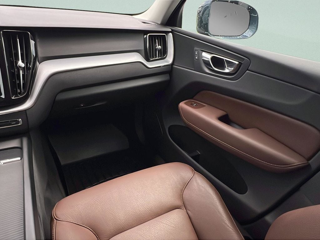 2020 Volvo XC60 Momentum - Photo 13