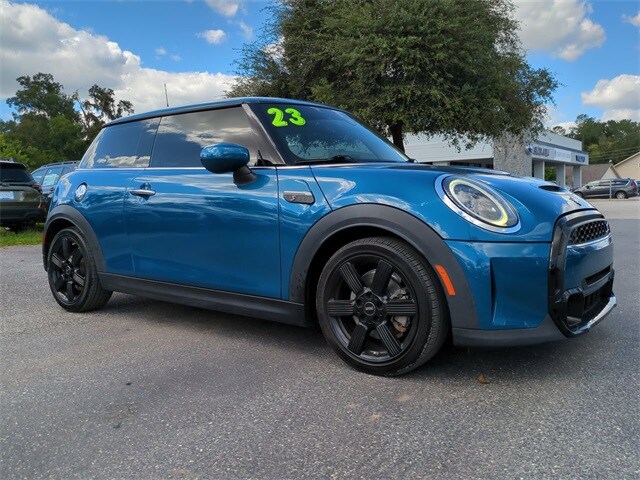 2023 Mini Cooper 2 Door Hardtop S photo 2
