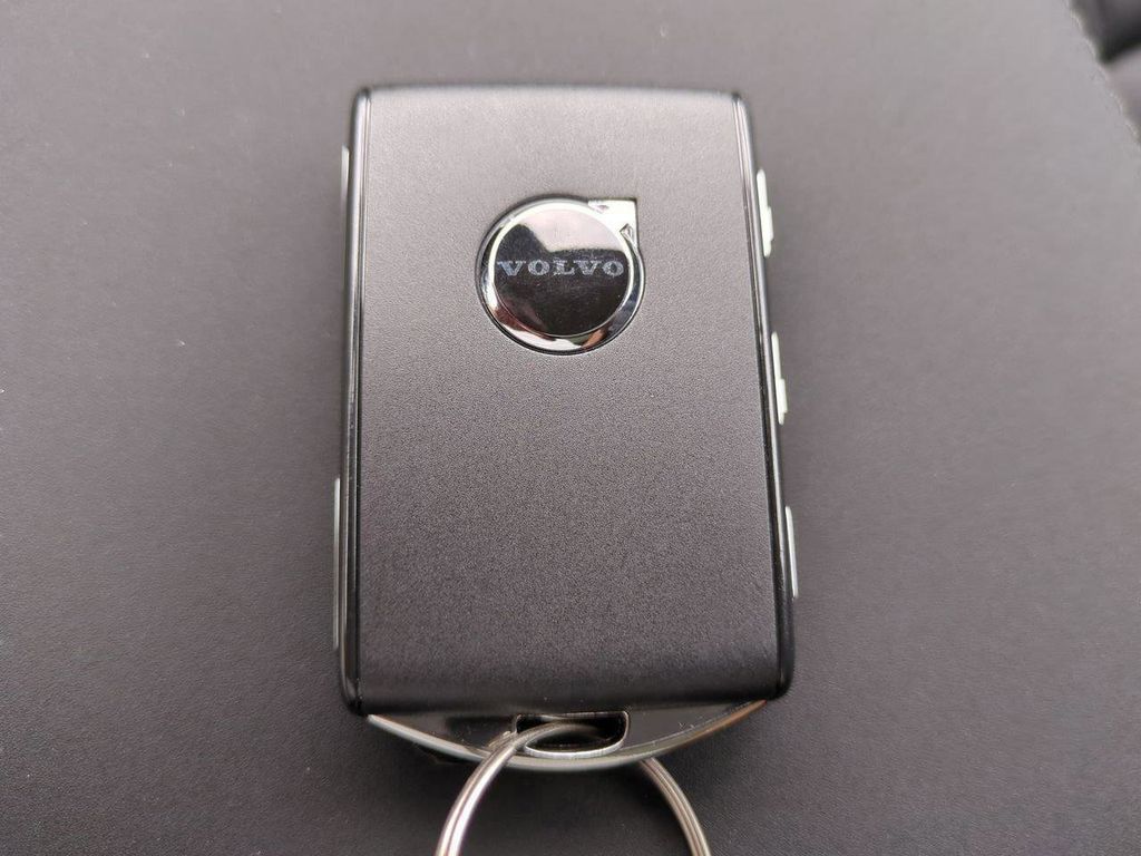 2026 Volvo XC90 Plus - Photo 25