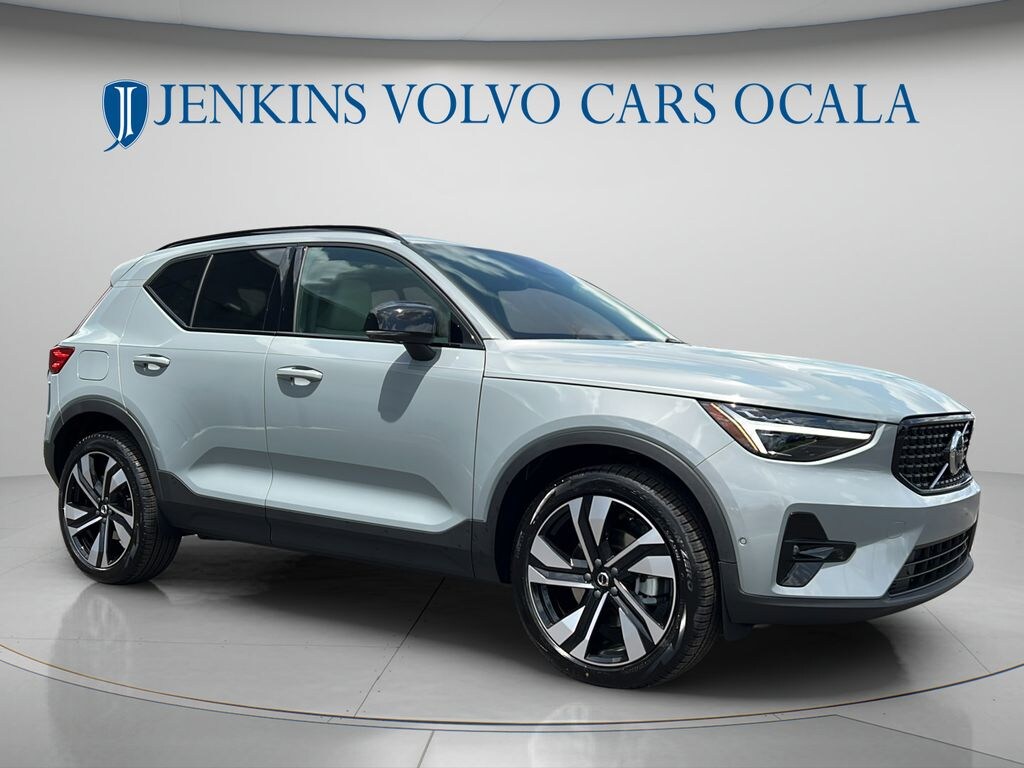 New 2026 Volvo XC40 B5 Ultra SUV