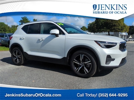 2025 Volvo XC40 B5 Core SUV