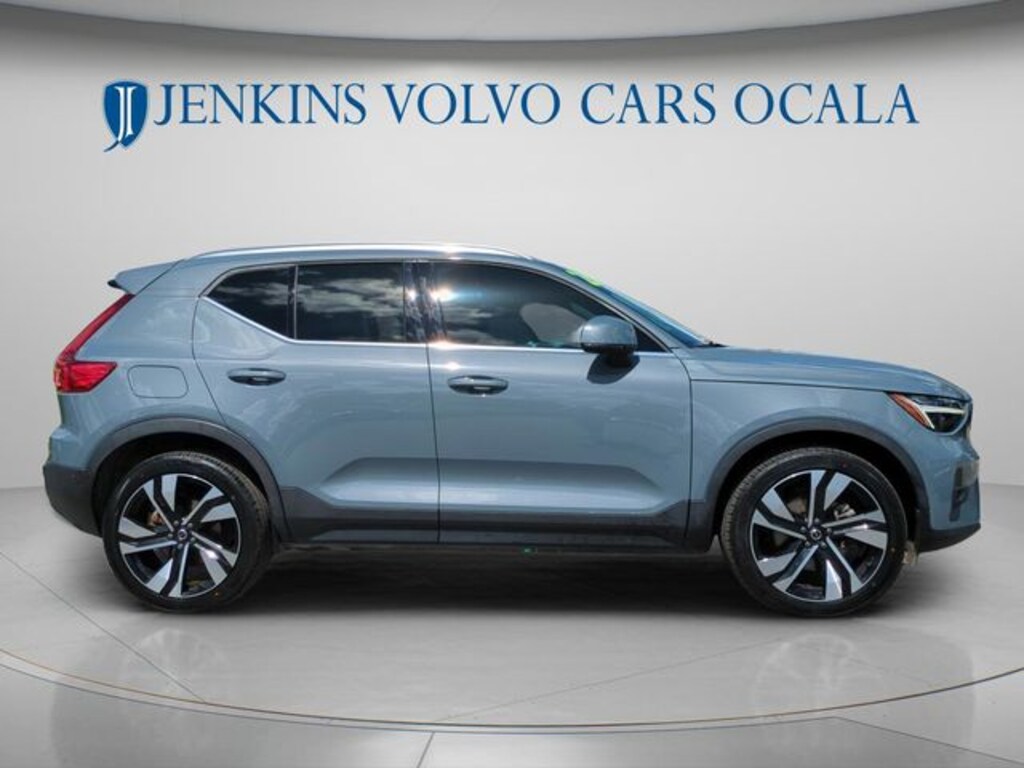 Used 2023 Volvo XC40 B5 Plus Bright Theme SUV