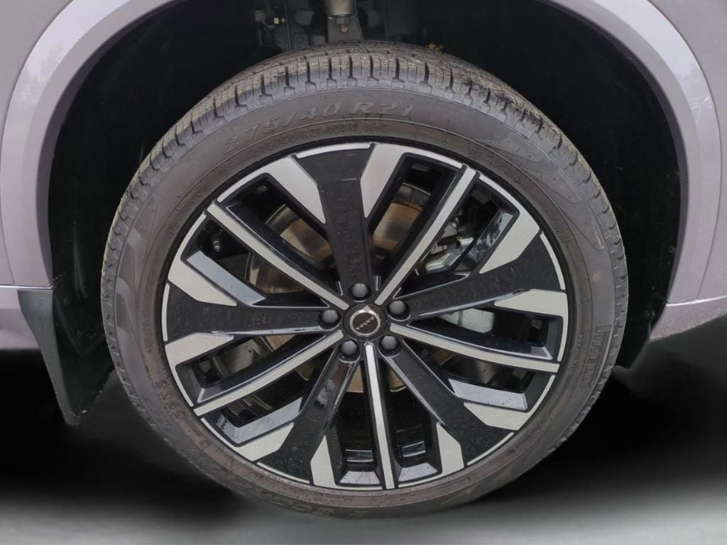 2026 Volvo XC90 Plus - Photo 11