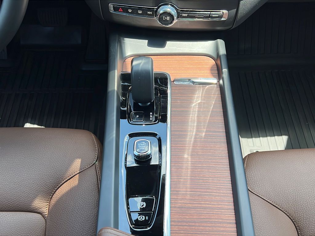 2024 Volvo XC60 Plus - Photo 18