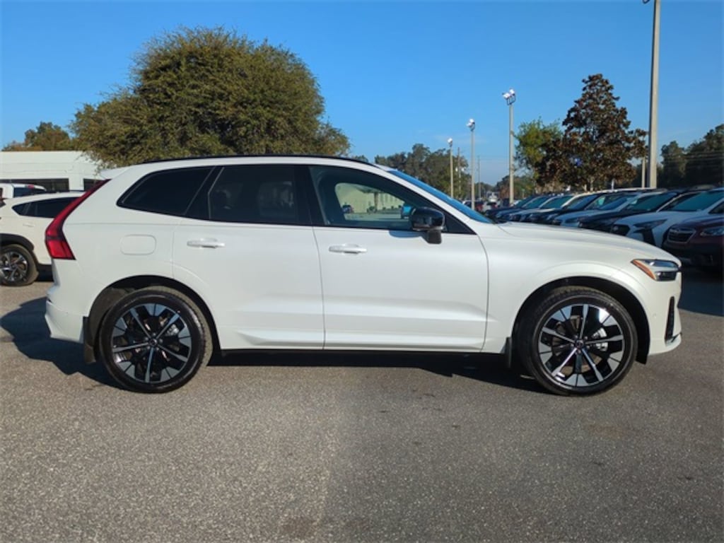 New 2026 Volvo XC60 B5 Plus SUV