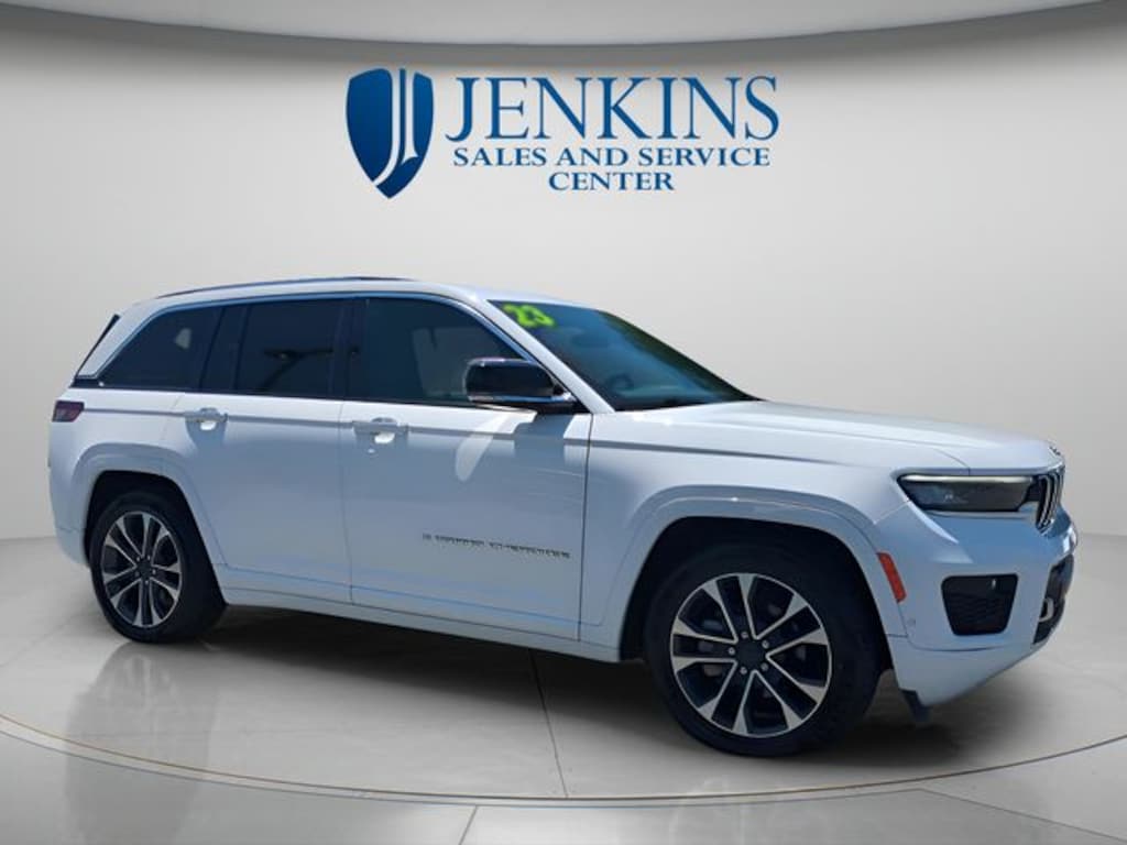 Used 2023 Jeep Grand Cherokee Overland SUV