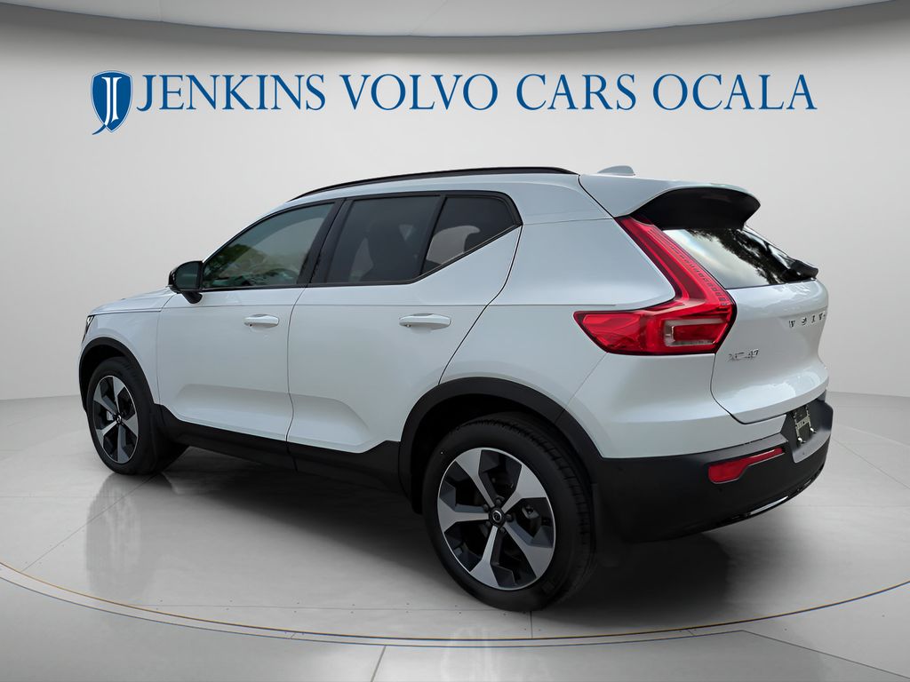 2026 Volvo XC40 Plus - Photo 6