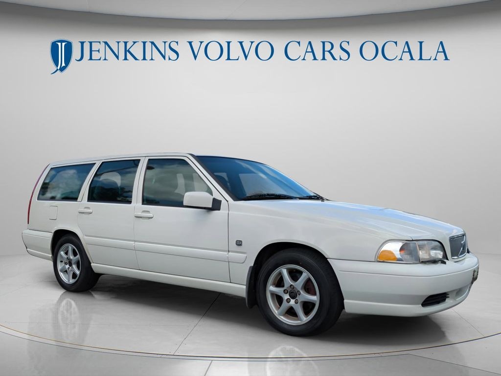 Used 1999 Volvo V70 Base Wagon