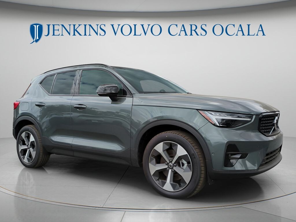 New 2026 Volvo XC40 B5 Plus SUV