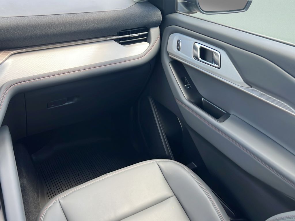 2026 Ford Explorer Active - Photo 16