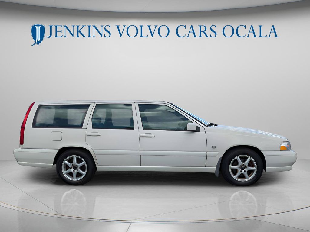 Used 1999 Volvo V70 Base with VIN YV1LW55A6X2618765 for sale in Ocala, FL