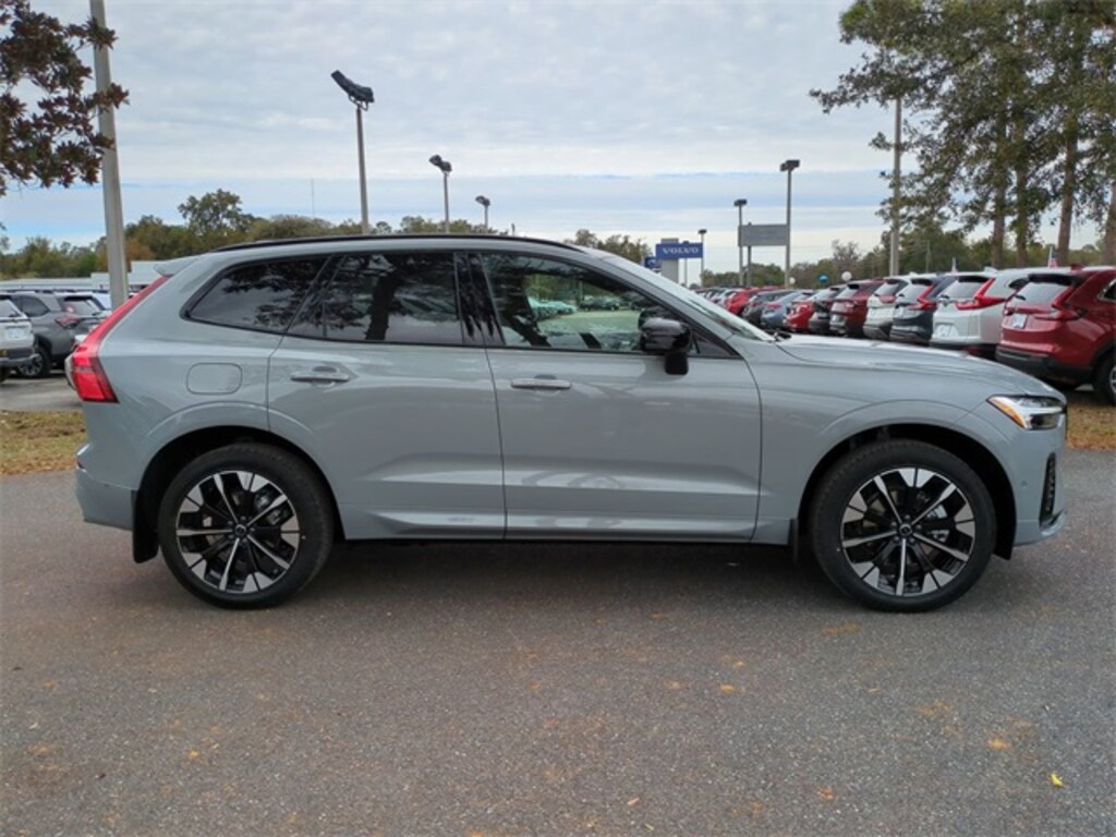 New 2026 Volvo XC60 B5 Plus SUV