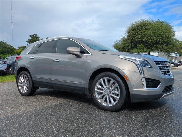 2018 Cadillac XT5 Platinum photo 2