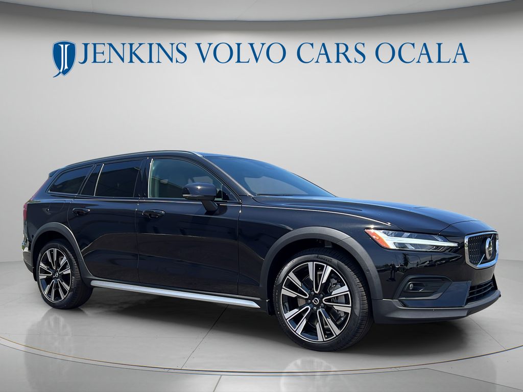 2026 Volvo V60 Cross Country B5 Ultra
