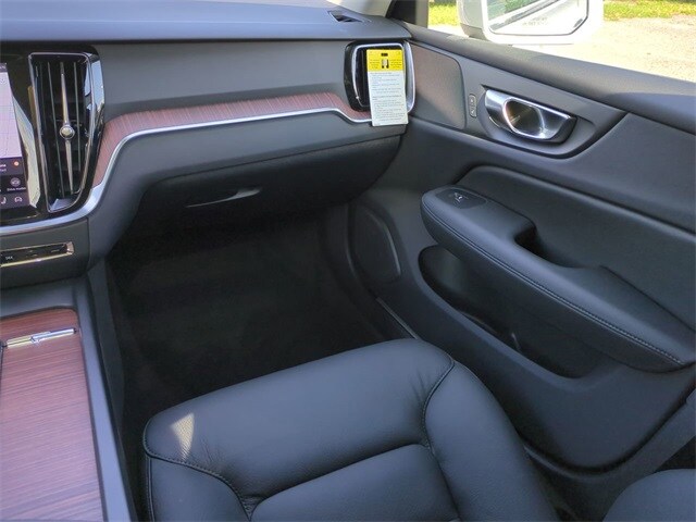 2026 Volvo V60 Cross Country Plus - Photo 16