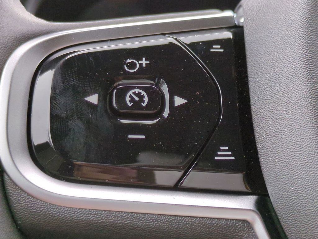 2026 Volvo XC90 Plus - Photo 21