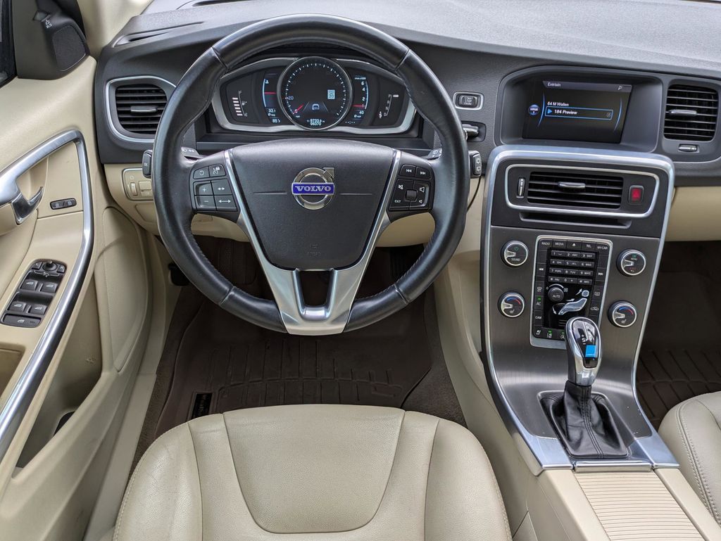 2015 Volvo V60 Premier Plus - Photo 10