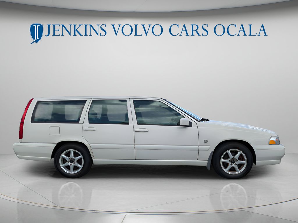 Used 1999 Volvo V70 Base with VIN YV1LW55A6X2618765 for sale in Ocala, FL
