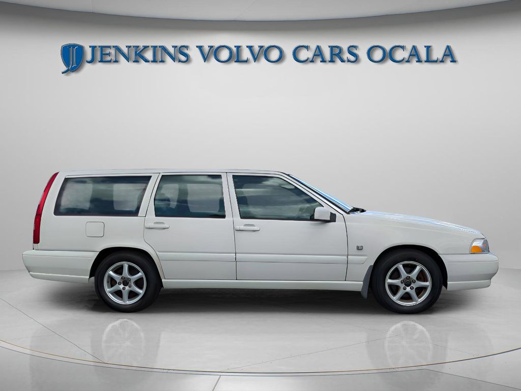 Used 1999 Volvo V70 Base with VIN YV1LW55A6X2618765 for sale in Ocala, FL