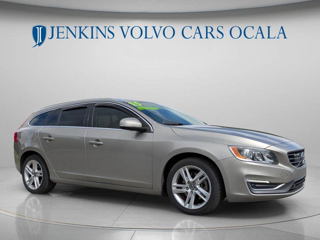 2015 Volvo V60 T5 Drive-E FWD Premier Plus's photo