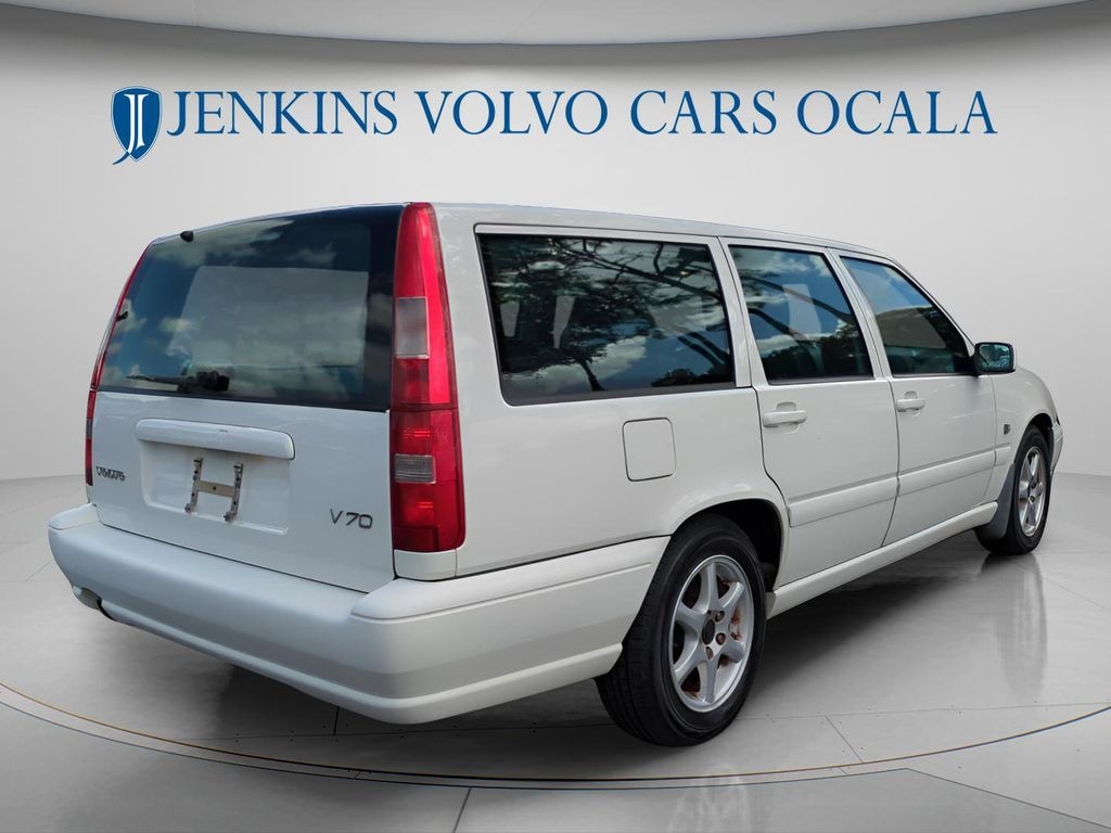 Used 1999 Volvo V70 Base Wagon