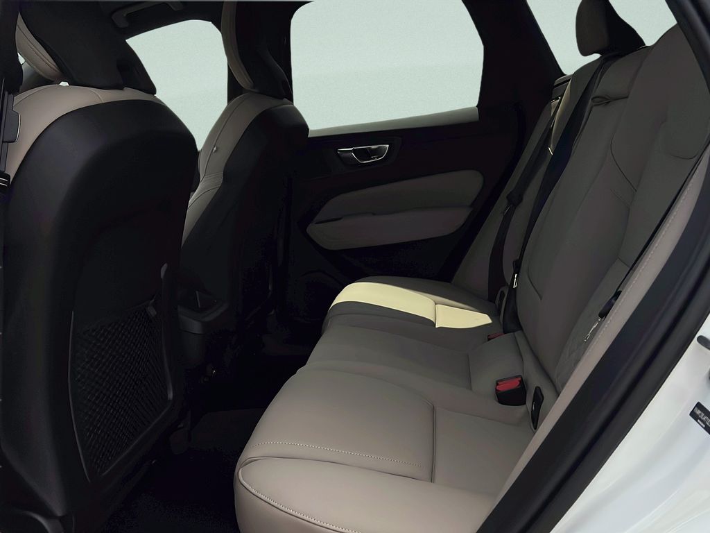 2026 Volvo XC60 Core - Photo 13