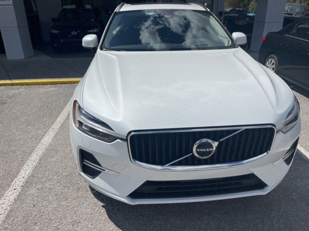 Used 2022 Volvo XC60 B5 Momentum SUV
